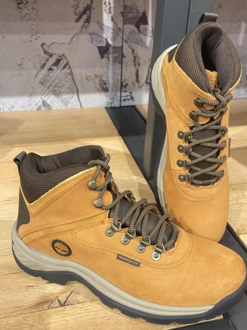TIMBERLAND MEN'S WHITE LEDGE WATERPROOF MID HIKING BOOT WHEAT NUBUCK 114176-231